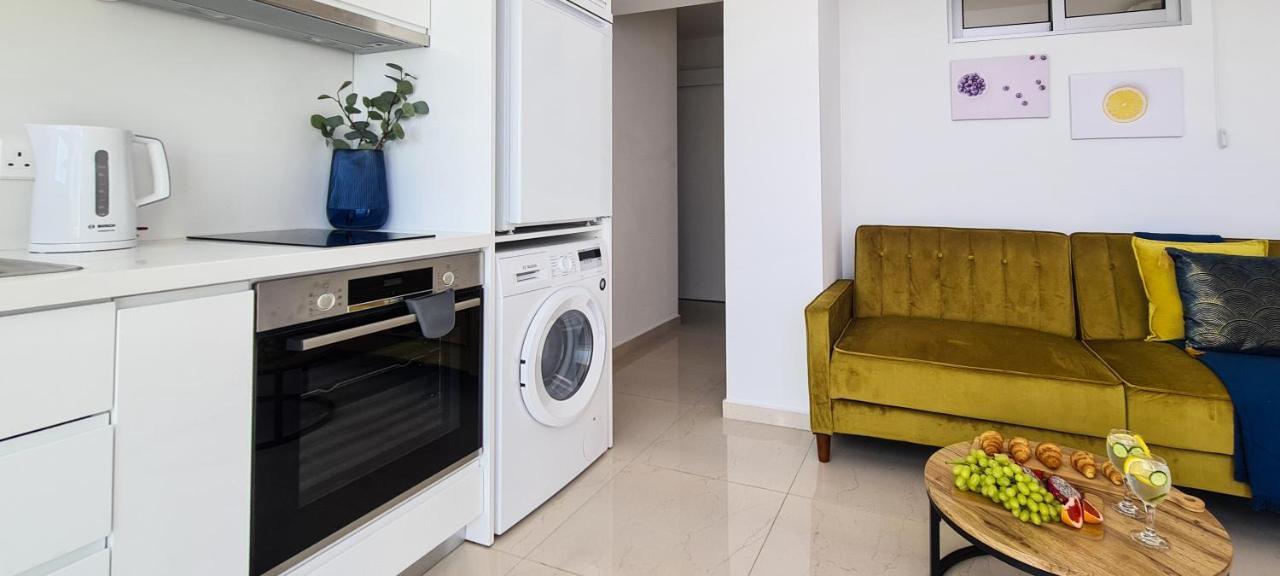 Phaedrus Living: Seaview Gold Flat Lighthouse 48 Appartement Paphos Buitenkant foto